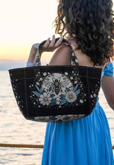 Kadın Vegan Deri Antrasit Medium Tote Bag - Bee with Flowers Tasarım (1)