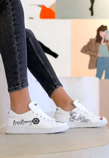 Kadın Vegan Deri Beyaz Sneakers - Whats Up Doc? Bugs Bunny Tasarım