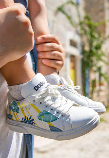Unisex Kids Vegan Leather White Sneakers - To the Beach