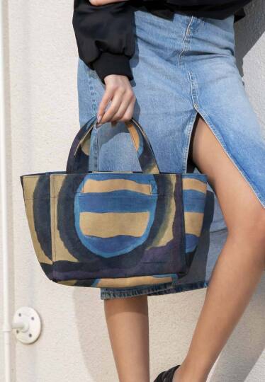 Women Vegan Leather Multicolor Medium Tote Bag - Window