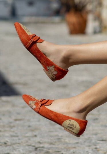 Women's Vegan Leather Orange Flats - Warner Bros Tom & Jerry Design - 4